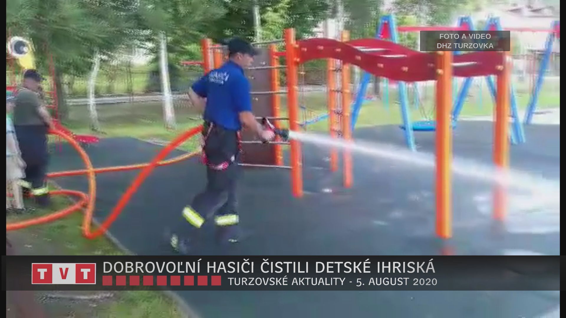 DOBROVOĽNÍ HASIČI ČISTILI DETSKÉ IHRISKÁ