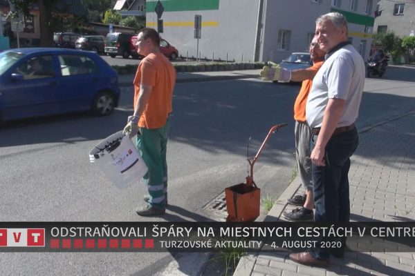 ODSTRAŇOVALI ŠPÁRY NA MIESTNYCH CESTÁCH V CENTRE