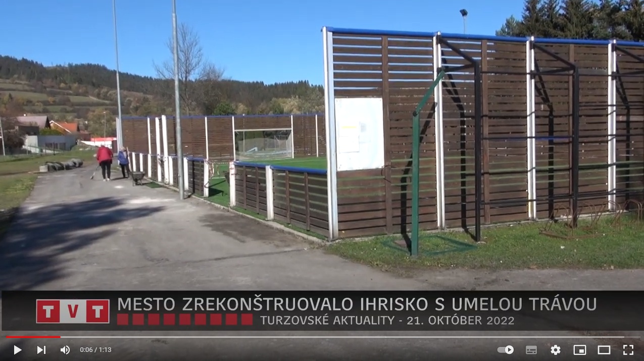 MESTO ZREKONŠTRUOVALO IHRISKO S UMELOU TRÁVOU